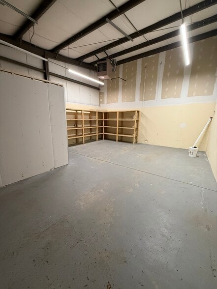 More Photos Of 317 Brooks St, Worcester Warehouse For Lease
