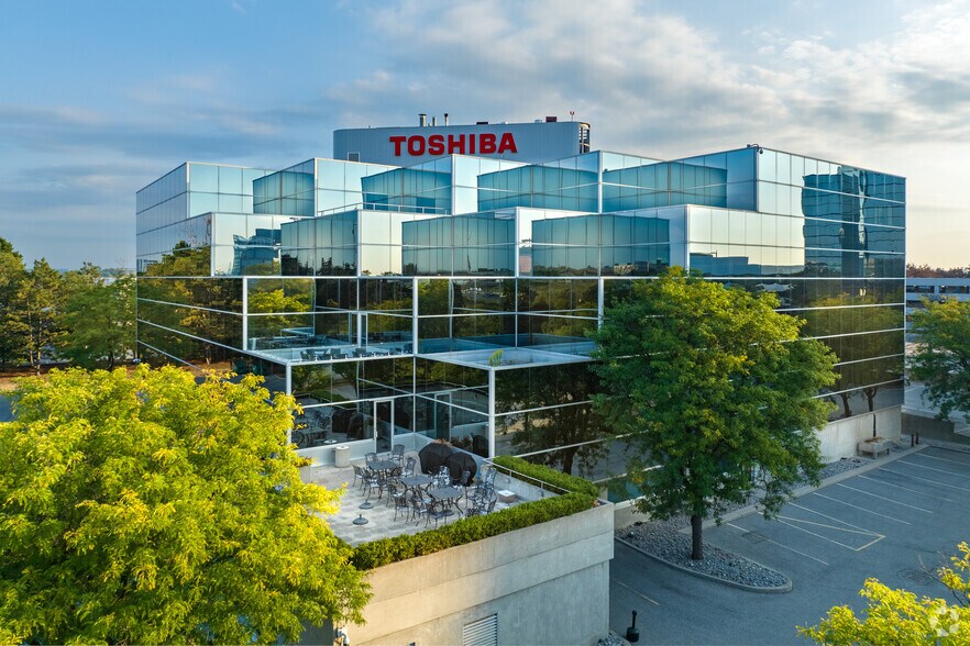 More Photos Of 75 Tiverton Ct, Markham Office For Lease