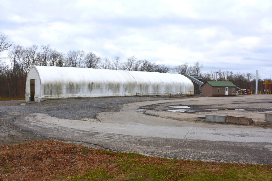 More Photos Of 105 McQuiston Dr, Jackson Center Industrial For Sale