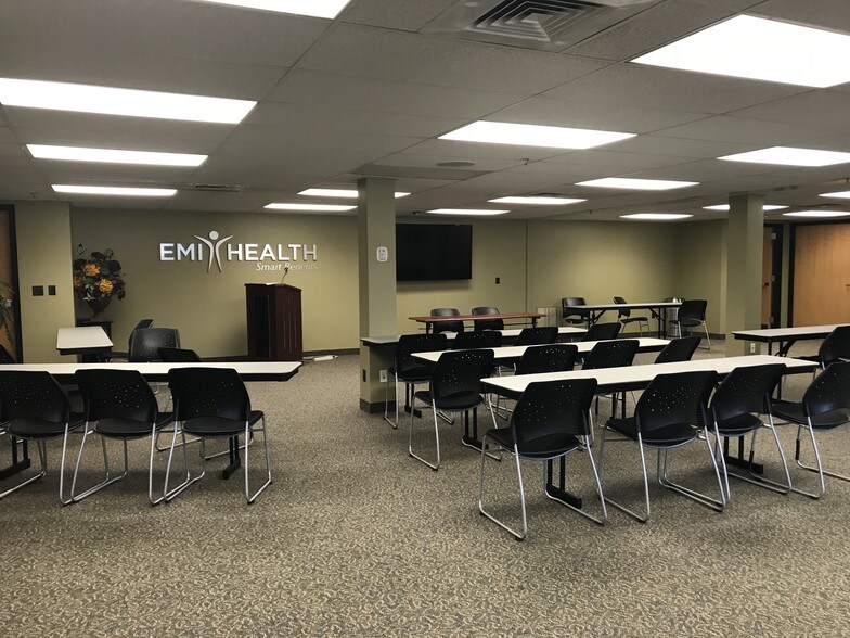 More Photos Of 852 Arrowhead Ln, Salt Lake City Office For Sale