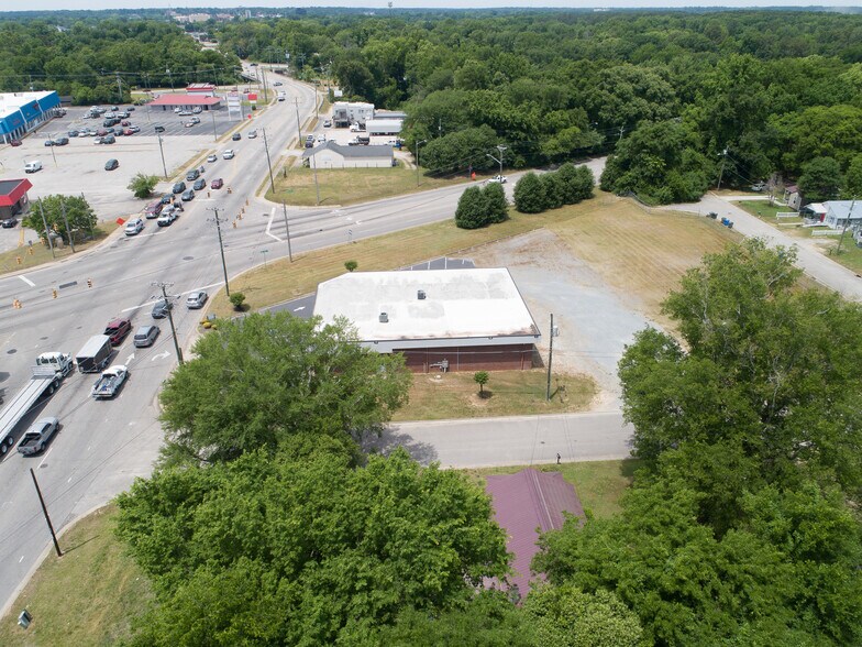 More Photos Of 1409 Clinton Rd, Fayetteville Storefront Retail Office For Lease