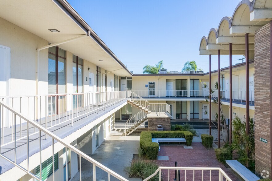 More Photos Of 3840 Woodruff Ave, Long Beach Medical For Lease