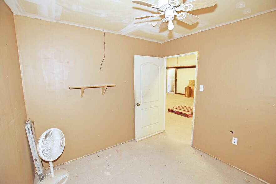 More Photos Of 12008 E Highway 158, Gardendale Industrial For Sale