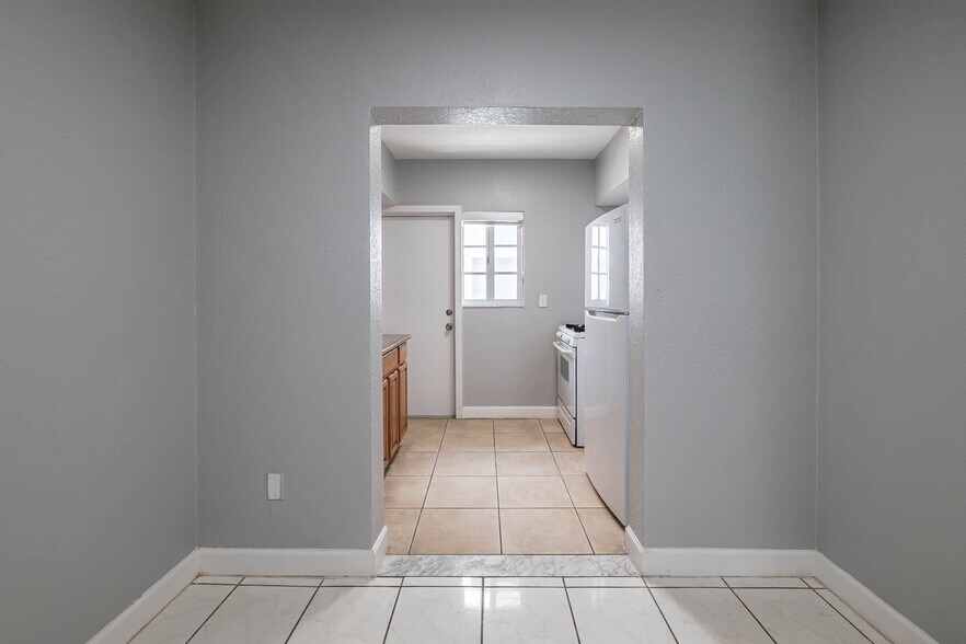 More Photos Of 951 Jefferson Ave, Miami Beach Multifamily For Sale