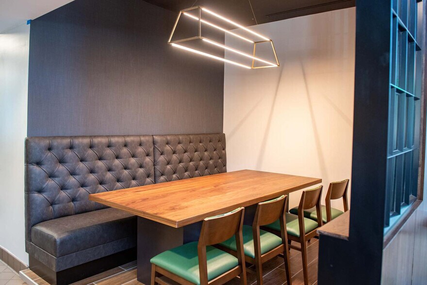 More Photos Of 925 Washington Blvd, Baltimore Restaurant For Sale