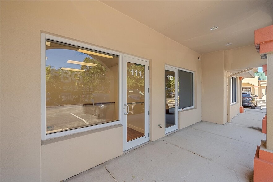 More Photos Of 306 N Rhodes Ave, Sarasota Medical For Sale