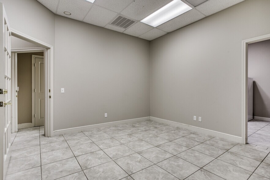 More Photos Of 605-607 6th St N, Texas City Restaurant For Sale