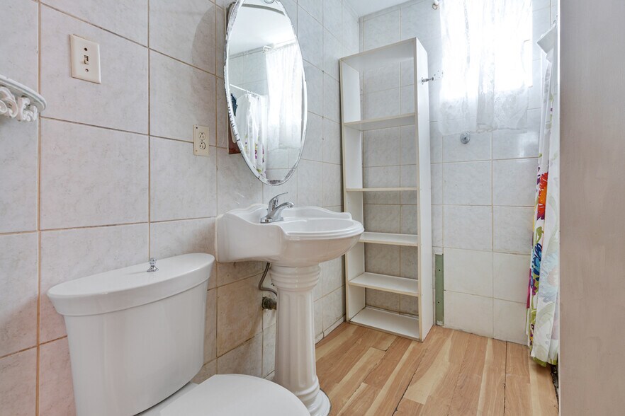 More Photos Of 3000 W Diversey Ave, Chicago General Retail For Sale