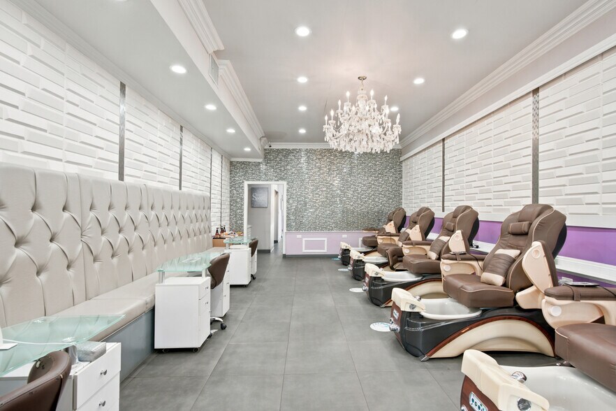 More Photos Of 11925-11927 Ventura Blvd, Studio City Storefront For Lease