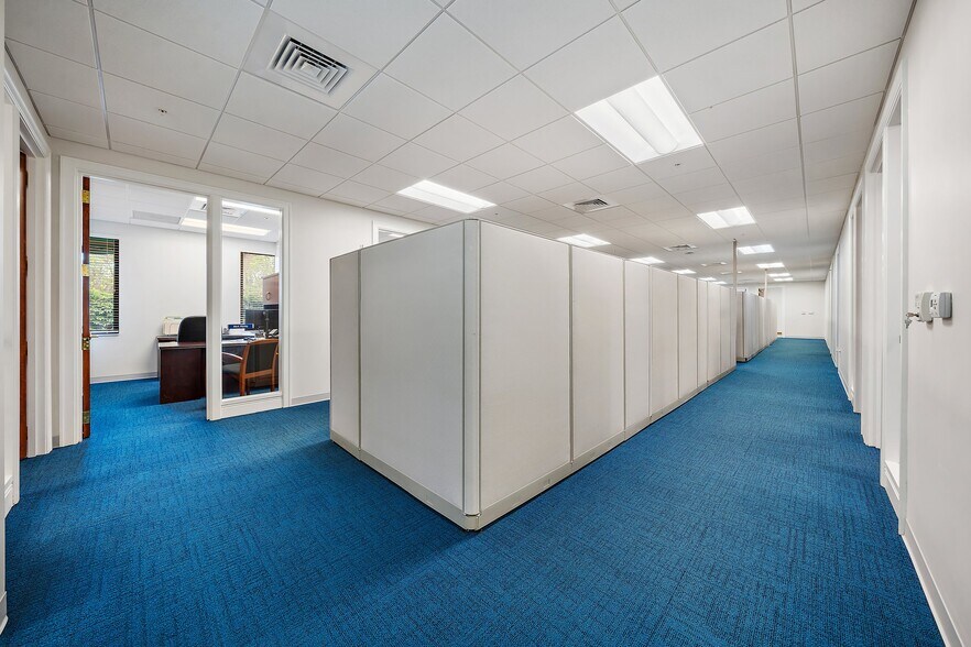 More Photos Of 500 Columbia Dr, West Palm Beach Office For Lease
