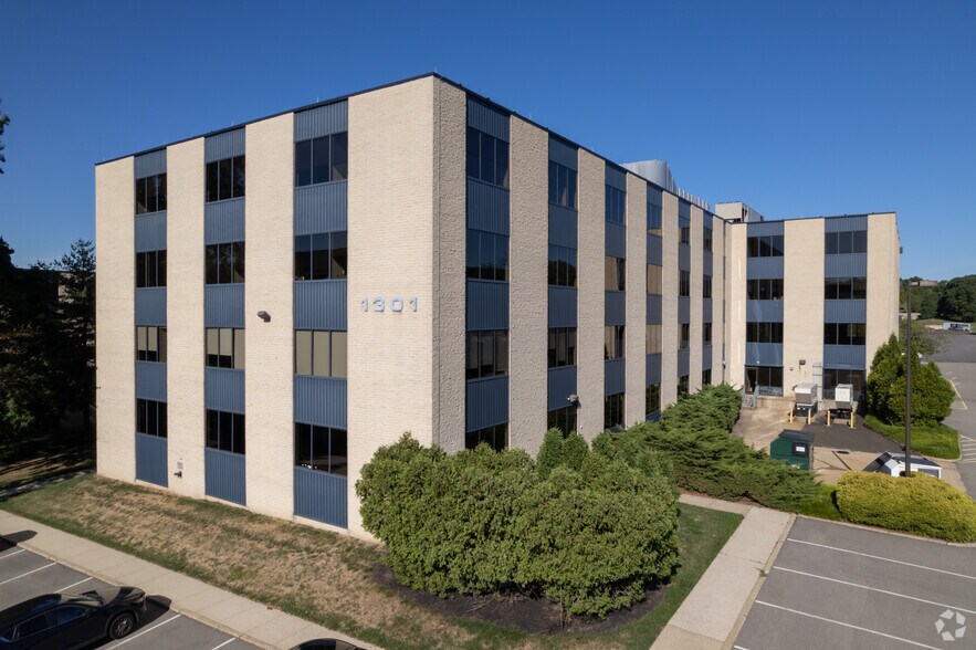 More Photos Of 1301 Virginia Dr, Fort Washington Office For Lease