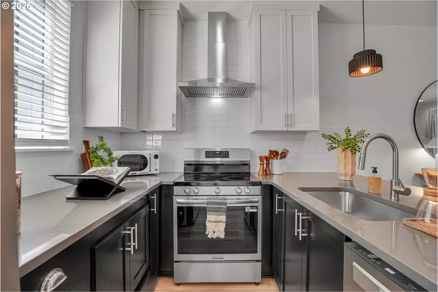 More Photos Of 8426 E Burnside St, Portland Apartments For Sale
