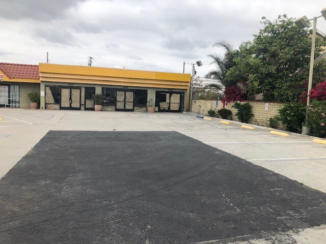 More Photos Of 15518-15528 Lakewood Blvd, Bellflower Storefront Retail Office For Lease