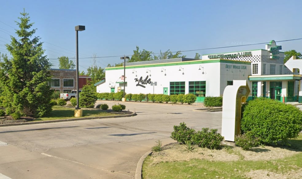 More Photos Of 7834 Reynolds Rd, Mentor Restaurant For Sale