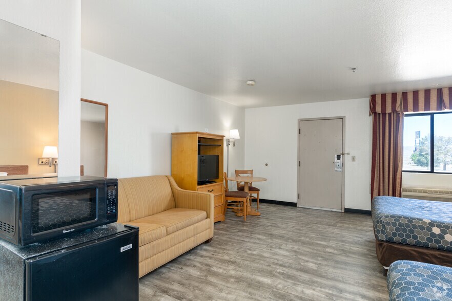 More Photos Of 1408 South Main St, Lordsburg Hotel For Sale