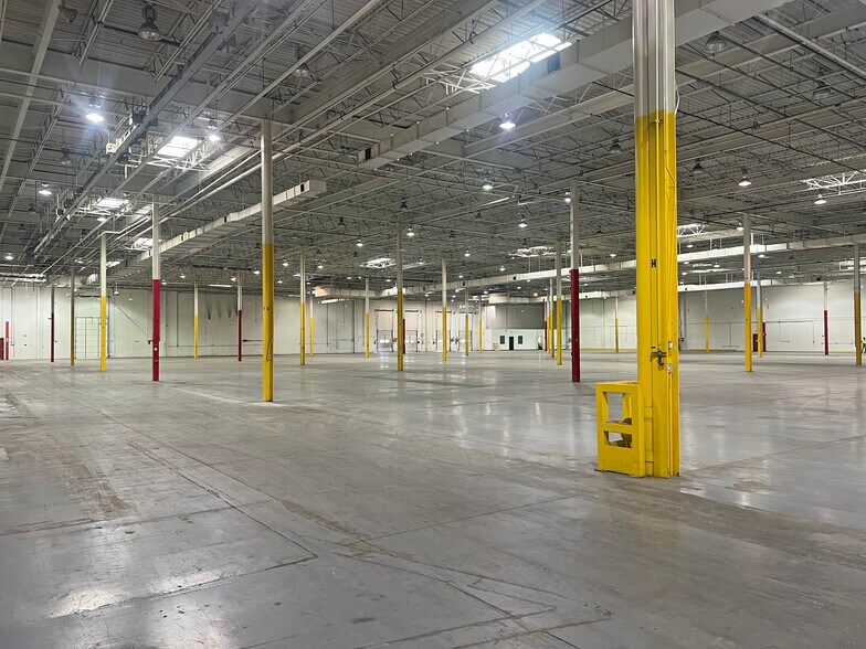 More Photos Of 111 Southchase Blvd, Fountain Inn Manufacturing For Lease