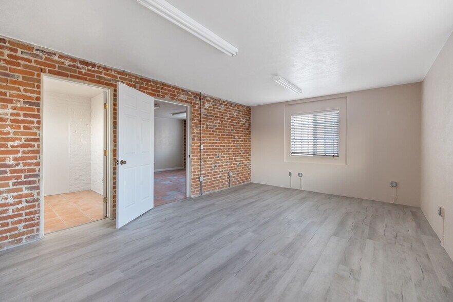 More Photos Of 1334 W Goshen Ave, Visalia Warehouse For Sale