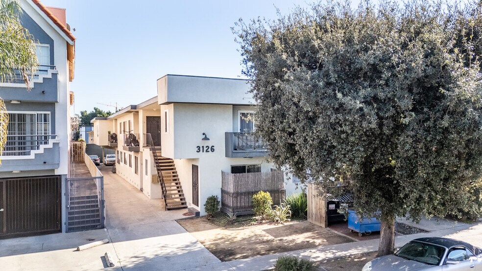More Photos Of 3126 S Canfield Ave, Los Angeles Apartments For Sale
