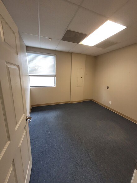 More Photos Of 2810 St Isabel St, Tampa Medical For Lease