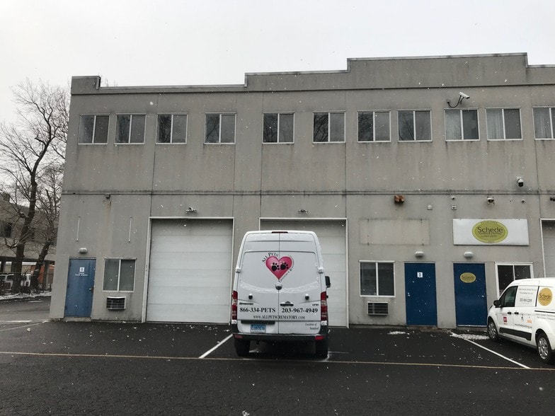 More Photos Of 130 Lenox Ave, Stamford Warehouse For Sale