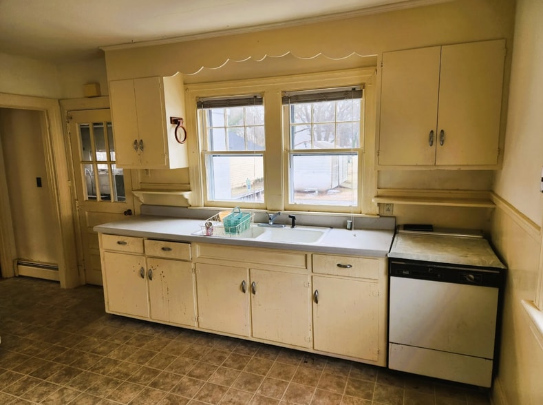 More Photos Of 21000 Chesterfield Ave, South Chesterfield Religious Facility For Sale