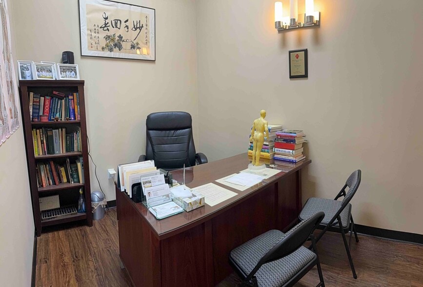 More Photos Of 5150 Buford Hwy NE, Doraville Storefront For Sale
