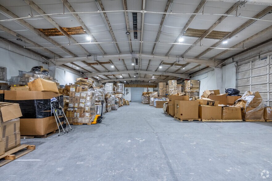 More Photos Of 1520 S Suncoast Blvd, Homosassa Manufacturing For Lease