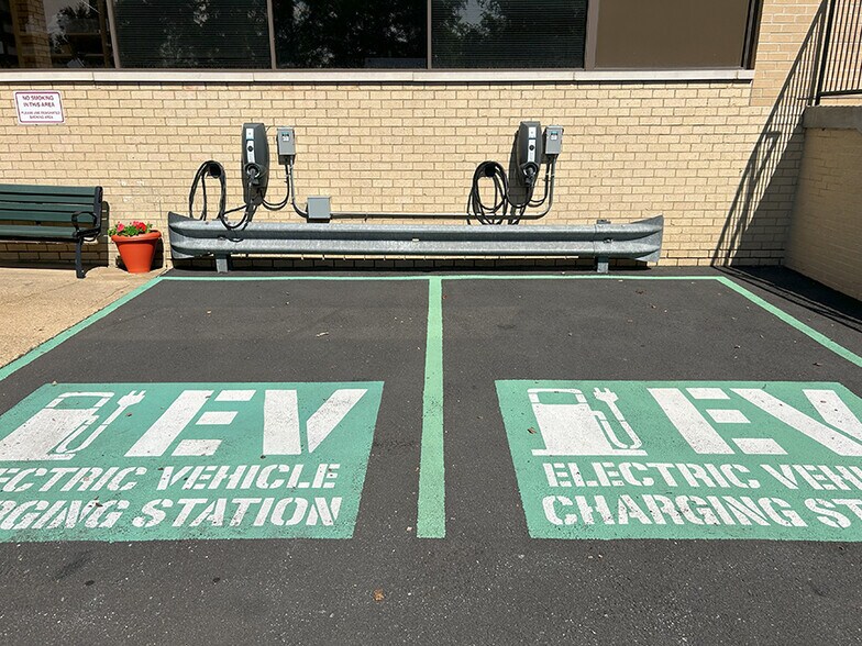 More Photos Of 8001 Forbes Pl, Springfield Office For Lease