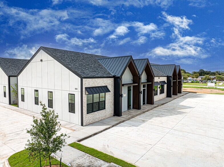 More Photos Of 1325 Main St, Katy Medical For Sale