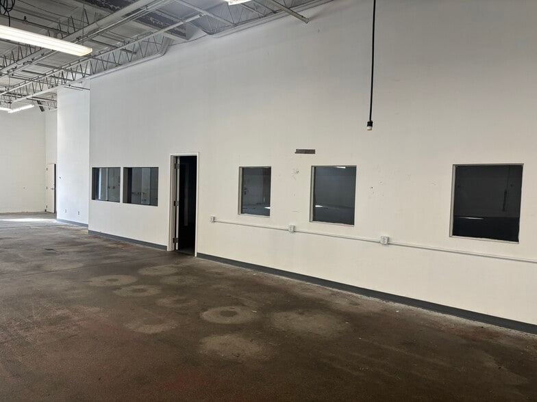 More Photos Of 3350 Pawtucket Ave, East Providence Manufacturing For Lease