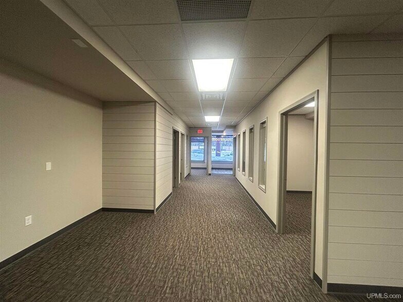 More Photos Of 2168 US 41 w, Marquette Flex For Lease