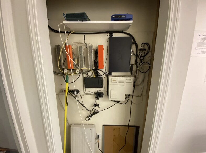 More Photos Of 4 Birch St, Derry Office For Sale