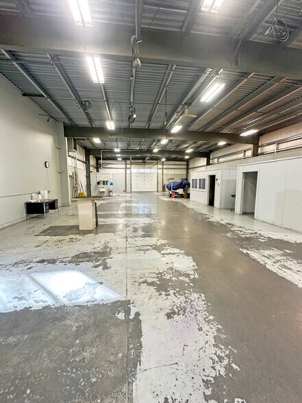More Photos Of 1641 Portland Rd, Arundel Warehouse For Lease