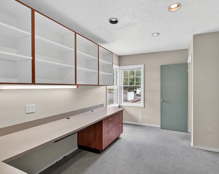 More Photos Of 4340 SW 110th Ave, Beaverton Medical For Sale