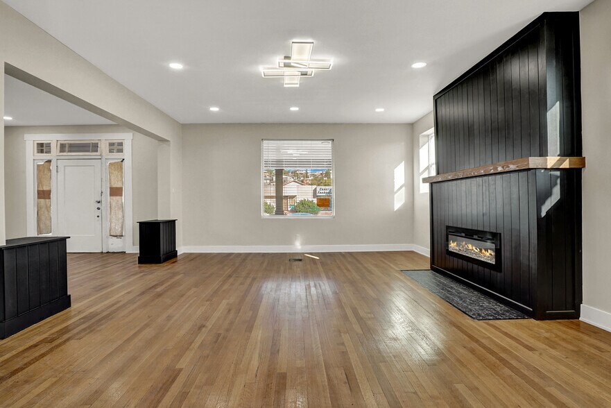 More Photos Of 1710 Montana Ave, El Paso Office For Sale