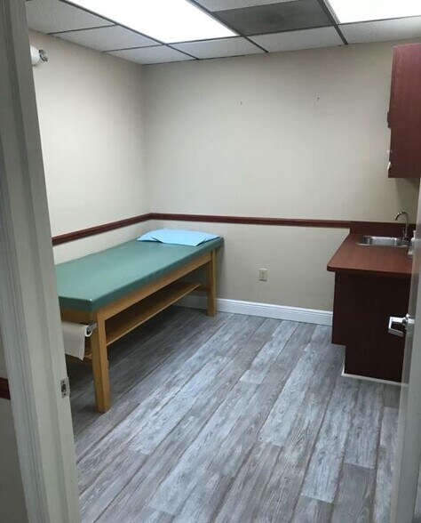 More Photos Of 499 NW 70th Ave, Plantation Office For Sale