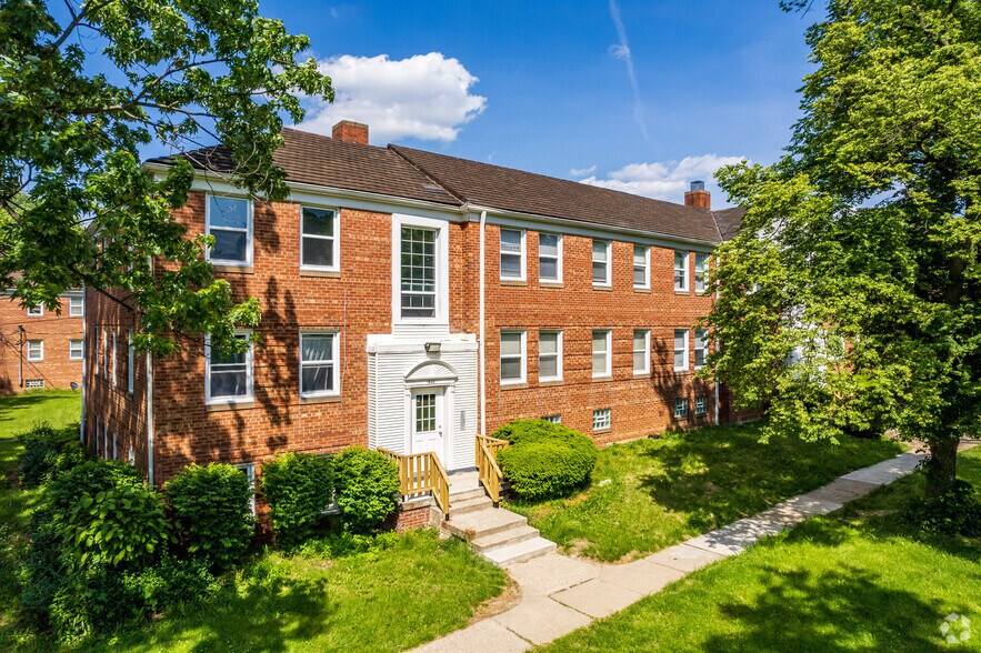 Primary Photo Of 1832-1864 Forest Hills Blvd, Cleveland Apartments For Sale