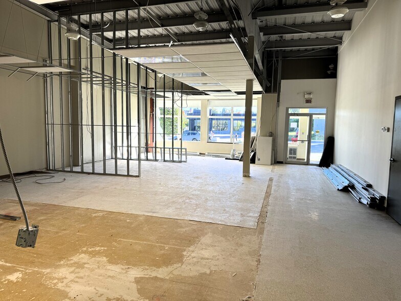 More Photos Of 16 Rue Saint-Paul O, Sainte-agathe-des-monts Healthcare For Lease