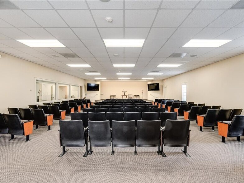 More Photos Of 1105 University St, Healdsburg Religious Facility For Sale