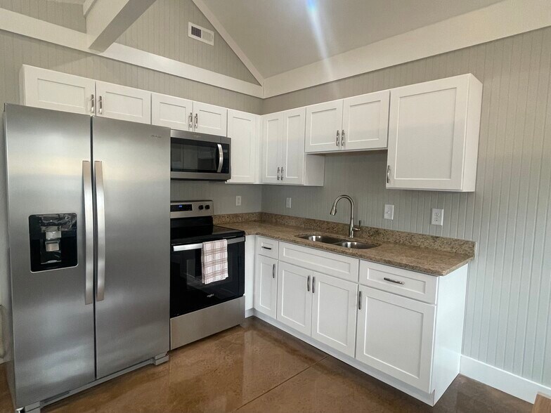 More Photos Of 1017 Smyzer Rd, Townville Manufactured Housing Mobile Home Park For Sale