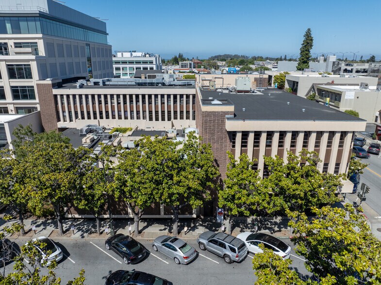 More Photos Of 1290 Howard Ave, Burlingame Office For Lease