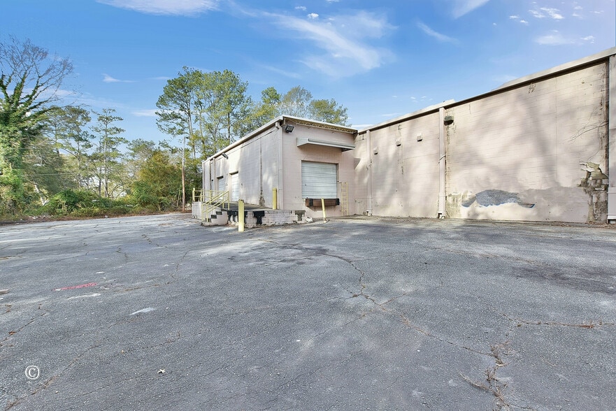 More Photos Of 928 Wright Dr, Columbus General Retail For Sale