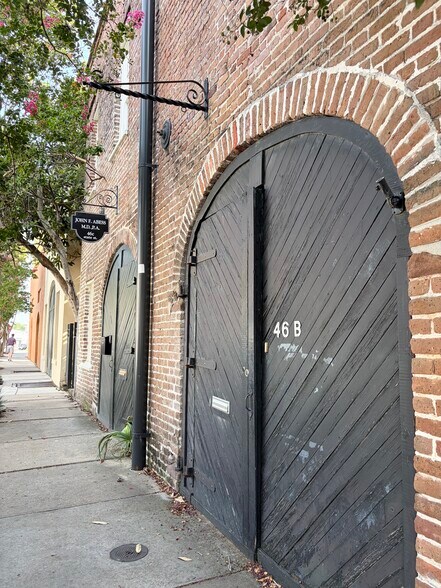 More Photos Of 46 State St, Charleston Office Residential For Lease