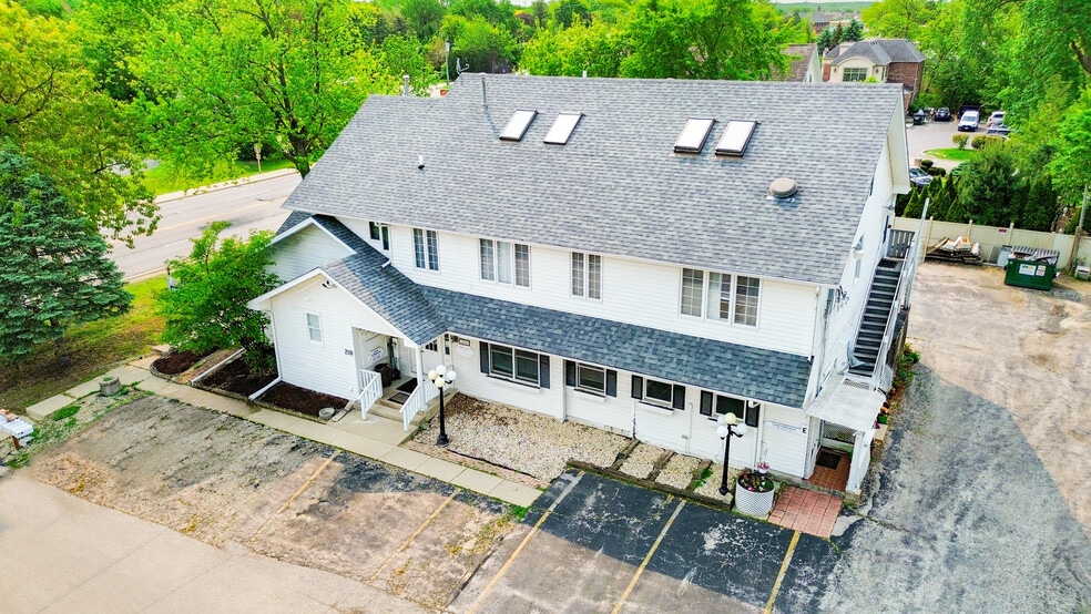 Primary Photo Of 208 N Waukegan Rd, Lake Bluff Apartments For Sale