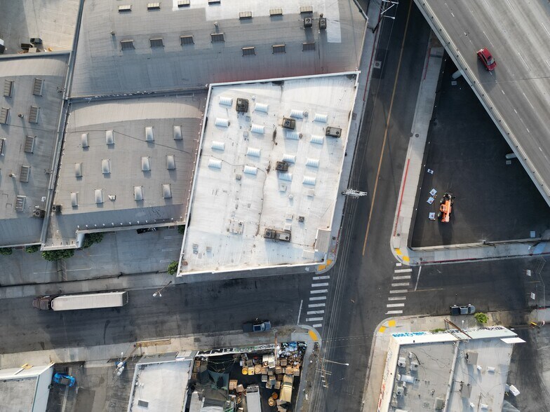 More Photos Of 1926 E 14th St, Los Angeles Warehouse For Lease