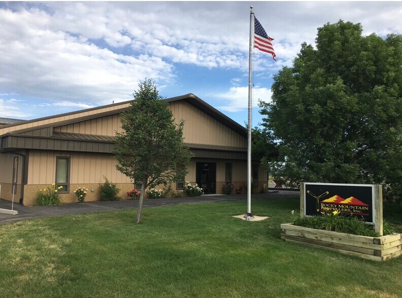 Primary Photo Of 2865 Airport Dr, Erie Warehouse For Sale