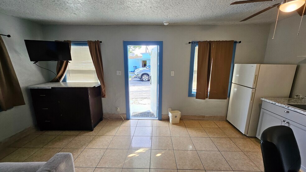 More Photos Of 430 W Merritt Island Cswy, Merritt Island Hotel For Sale