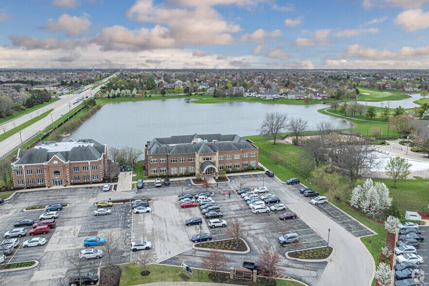 More Photos Of 1315 Macom Dr, Naperville Medical For Lease