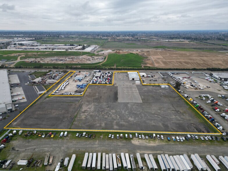 More Photos Of 8732 Fruitridge Rd, Sacramento Warehouse For Lease