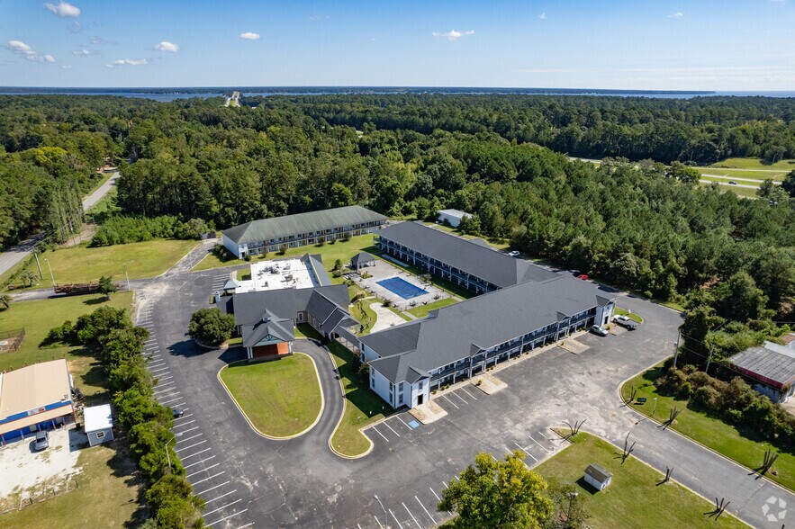 More Photos Of 8929 Old Number Six Hwy, Santee Hospitality For Sale